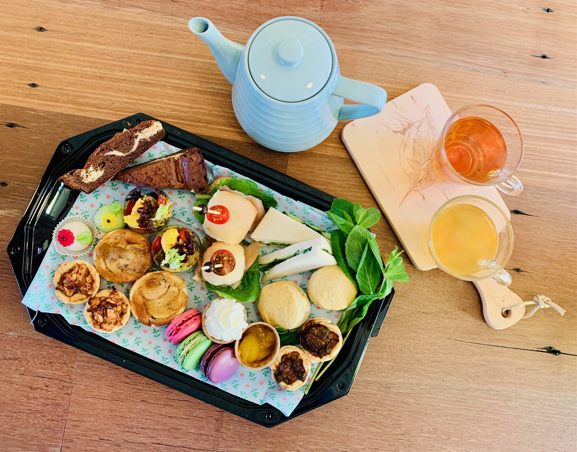 High tea at home to go take away Almere Oostvaardersplassen Paviljoen de Oostvaarders lockdown afhalen Flevoland